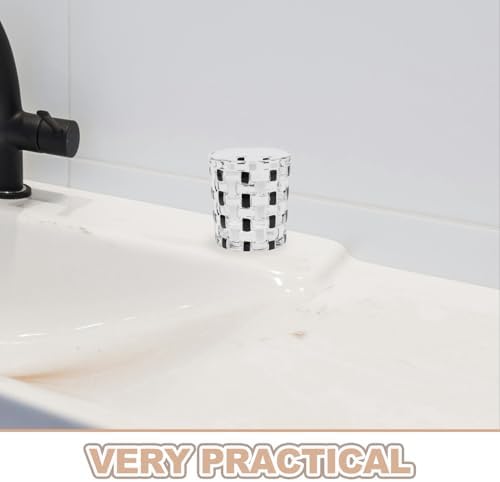 Bathroom Tumbler Glass Cup with Modern Checkerd Design