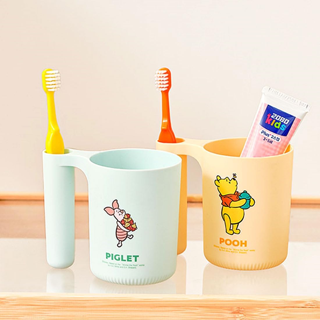 MENBLY Winnie-Bear Pooh Toothbrush Holder Set