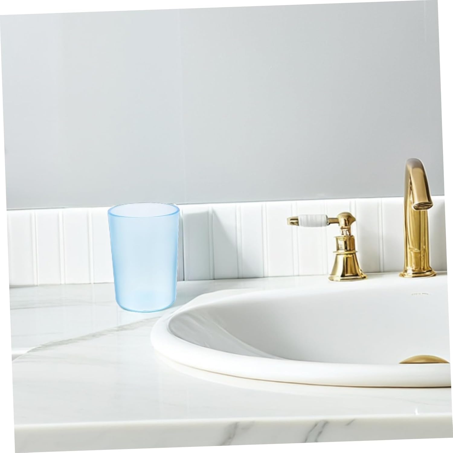 Elegant Transparent Toothbrush Cup