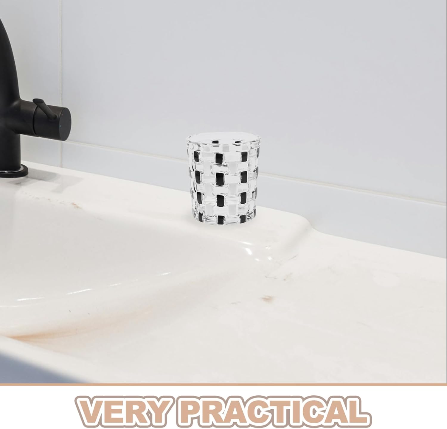 Bathroom Tumbler Glass Cup with Modern Checkerd Design