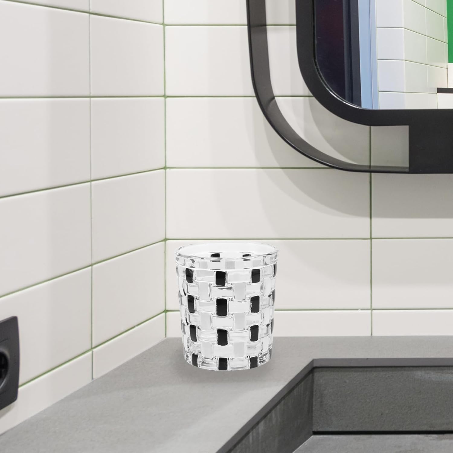 Bathroom Tumbler Glass Cup with Modern Checkerd Design