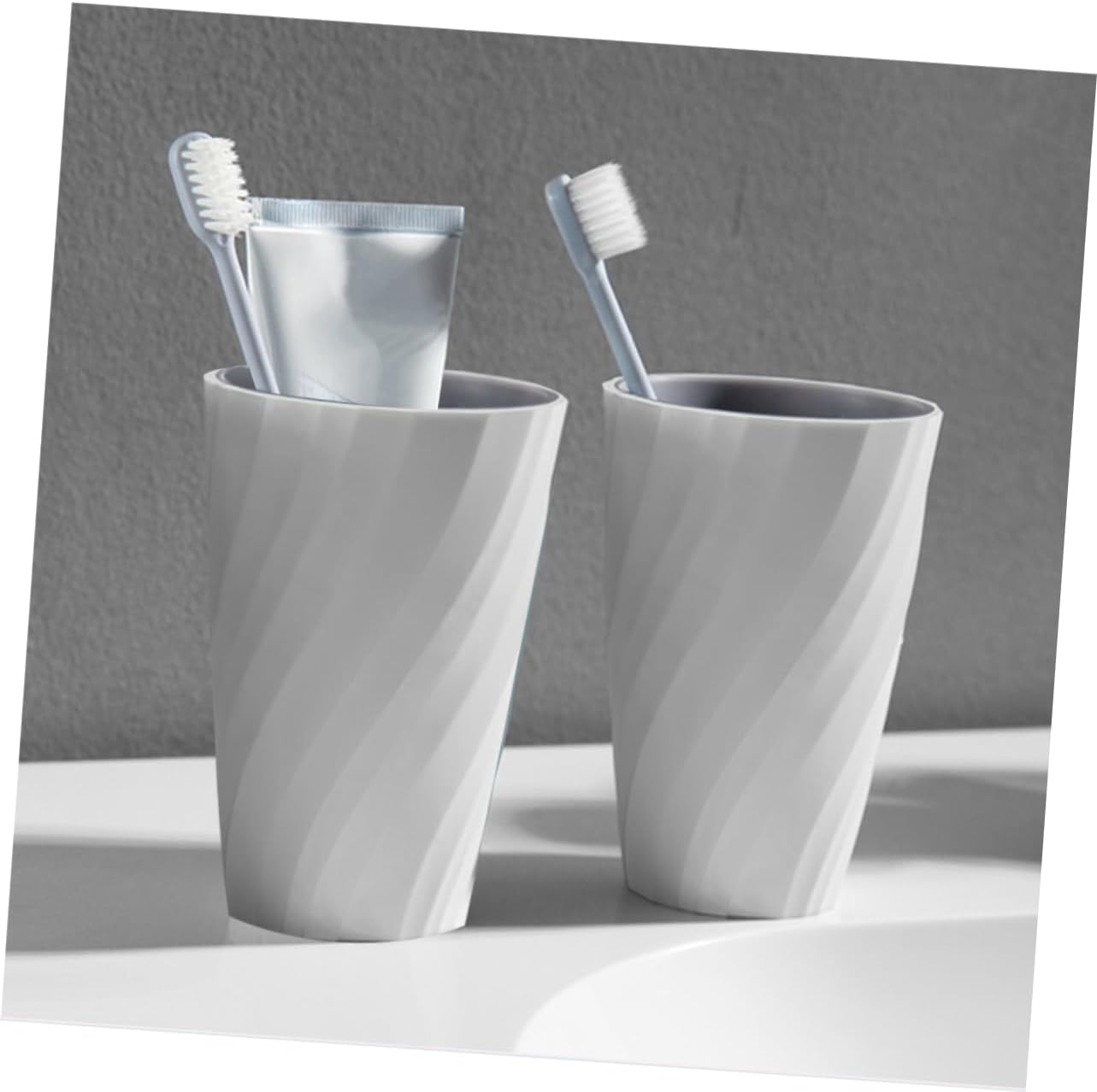 Zerodeko 2-Piece Portable Toothbrush Holder